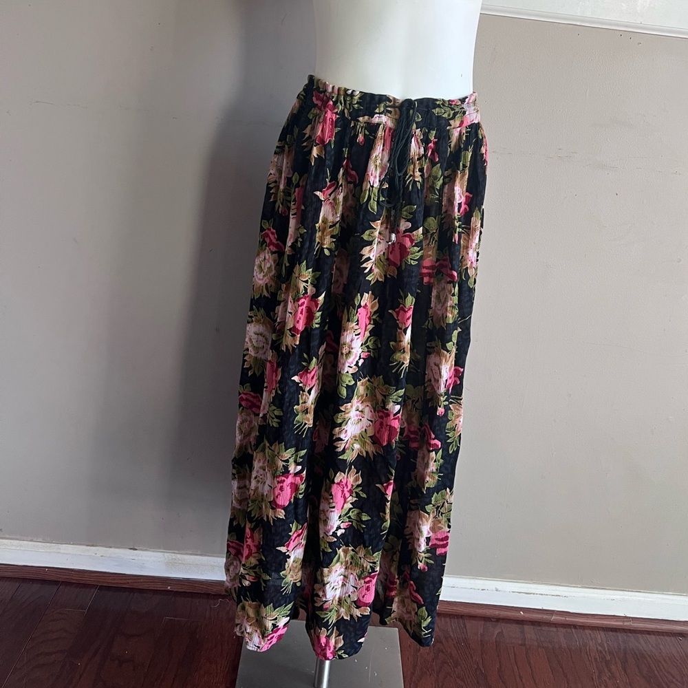 Basic Editions Black and Pink Floral Maxi Skirt Size Medium